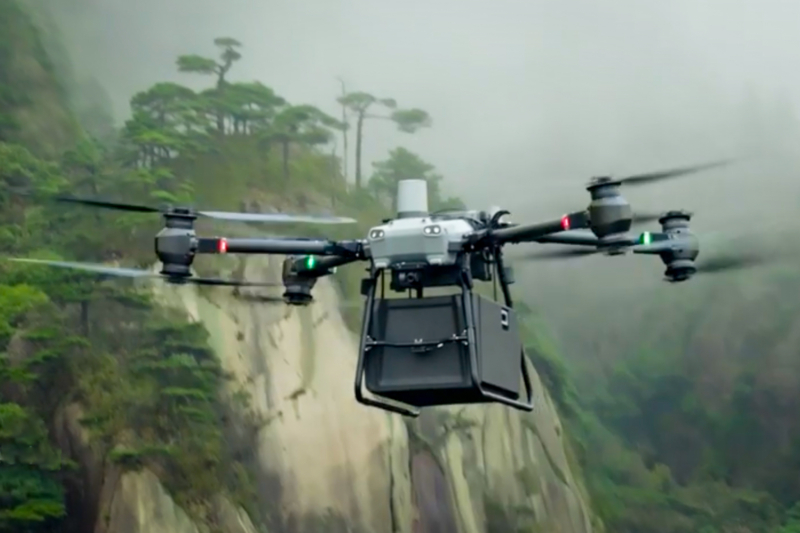 Huge Drones Will Remove Trash on Mount Everest